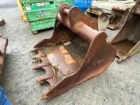 APPROX 5ft TOOTHED DIGGING BUCKET TO SUIT 20 TON MACHINE - 2