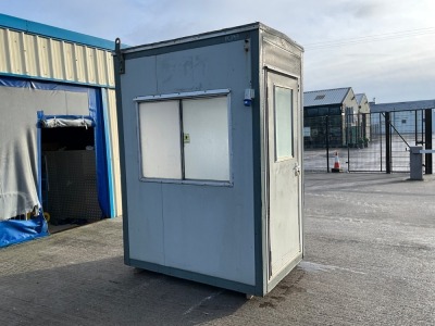 APPROX 6ft x 4ft SECURITY HUT KIOSK 