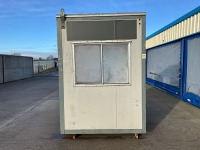 APPROX 6ft x 4ft SECURITY HUT KIOSK  - 4