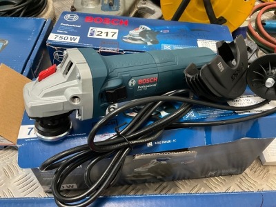 UNUSED BOSCH GWS750 240v 4" GRINDER