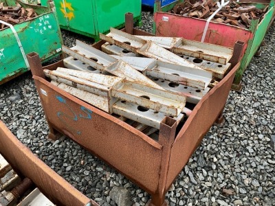 METAL CRATE TO INC. CONCRETE SHUTTERING CLAMPS