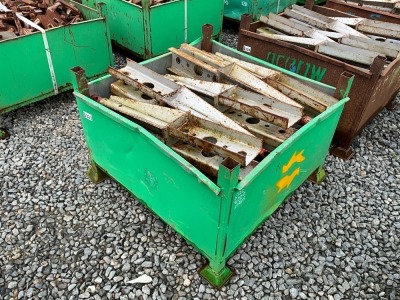 METAL CRATE TO INC. CONCRETE SHUTTERING CLAMPS