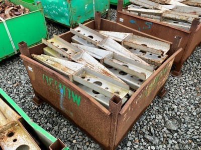 METAL CRATE TO INC. CONCRETE SHUTTERING CLAMPS