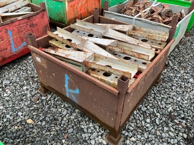 METAL CRATE TO INC. CONCRETE SHUTTERING CLAMPS