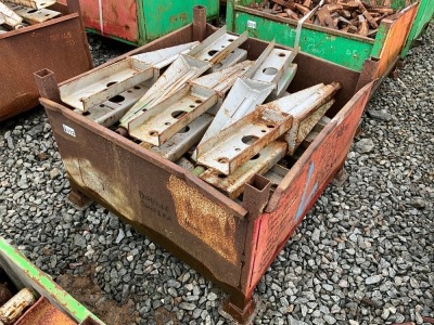 METAL CRATE TO INC. CONCRETE SHUTTERING CLAMPS