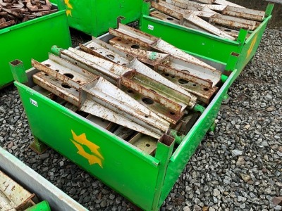 METAL CRATE TO INC. CONCRETE SHUTTERING CLAMPS