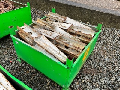 METAL CRATE TO INC. CONCRETE SHUTTERING CLAMPS