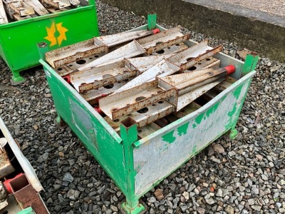 METAL CRATE TO INC. CONCRETE SHUTTERING CLAMPS