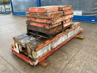 PACKAGE OF ASSORTED PERI SHUTTERING PANS - 5