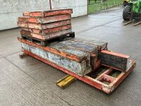 PACKAGE OF ASSORTED PERI SHUTTERING PANS - 7