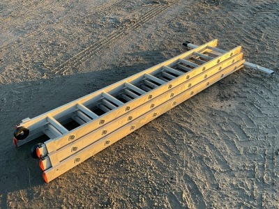 APPROX. 9 TREAD ALUMINIUM TRIPLE LADDER