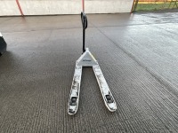 JEFFERSON 2000KG PALLET TRUCK - DAMAGED - 2