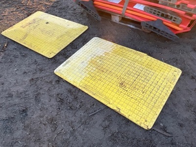 2No. OXFORD 500KG 700mm PEDESTRIAN TRENCH COVERS