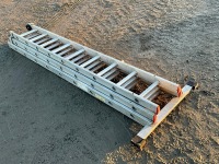 APPROX. 9 TREAD ALUMINIUM TRIPLE LADDER