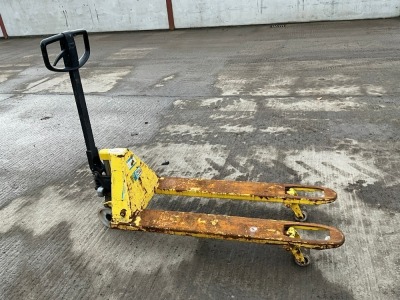 TOYOTA 2300KGS PALLET TRUCK