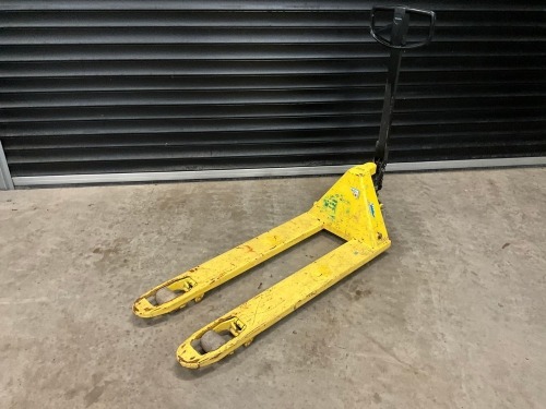 LIFTER 2300KG PALLET TRUCK