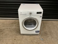 ELECTROLUX 8KG 240V HEAT PUMP TUMBLE DRYER - 2