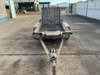 APPROX. 9.2ft x 4.4ft IFOR WILLIAMS 2700KGS TWIN AXLE BEAVERTAIL PLANT TRAILER  - 2