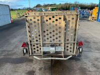 APPROX. 9.2ft x 4.4ft IFOR WILLIAMS 2700KGS TWIN AXLE BEAVERTAIL PLANT TRAILER  - 9