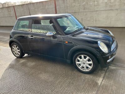 MINI HATCHBACK 1.6 ONE 