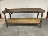 APPROX. 7ft x 2.6ft HEAVY DUTY METAL WORKBENCH & VICE - 2