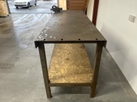 APPROX. 7ft x 2.6ft HEAVY DUTY METAL WORKBENCH & VICE - 3