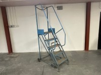 5 STEP MOBILE METAL STAIRCASE - 2