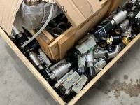 PALLET LOT TO INC. ASSORTED TRICLAMPS, CAMLOCKS, TRICLAMP M THREADS, TRICLAMP FERRULES, TRICLAMP GASKETS, ETC - 8