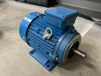 UNIVERSAL MOTORS IE3 4KW UMHA112M-2B3 3 PHASE ALUMINIUM MOTOR - 4