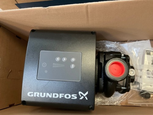 GRUNDFOS MGE90D 2-CML2A-IA-220 3 PHASE MOTOR