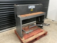 WALTONS UTG/40/16 TREADLE GUILLOTINE - 2