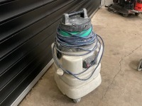 240V VACUUM CLEANER - 3