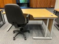 1600mm RIGHT HAND CORNER DESK & OPERATOR CHAIR - 2