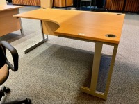 1600mm RIGHT HAND CORNER DESK & OPERATOR CHAIR - 2