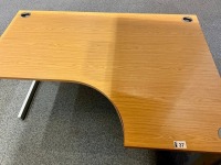 1600mm RIGHT HAND CORNER DESK & OPERATOR CHAIR - 3