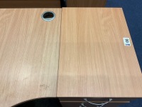 1600mm RIGHT HAND CORNER DESK, 2No. ASSORTED THREE DRAWER PEDESTALS & OPERATOR CHAIR - 3