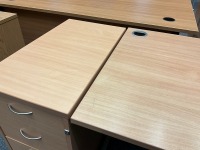 1600mm RIGHT HAND CORNER DESK, 2No. ASSORTED THREE DRAWER PEDESTALS & OPERATOR CHAIR - 4