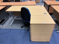 1600mm RIGHT HAND CORNER DESK, THREE DRAWER PEDESTAL & OPERATOR CHAIR - 2