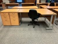 1600mm RIGHT HAND CORNER DESK, 2No. THREE DRAWER PEDESTALS & OPERATOR CHAIR