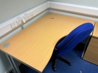 ROOM CONTENTS OF OFFICE FURNITURE - 4