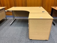 1600mm RIGHT HAND CORNER DESK & THREE DRAWER PEDESTAL - 2