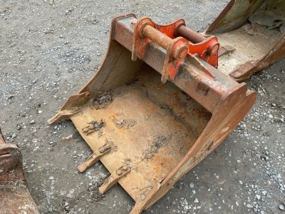 APPROX. 3FT TOOTHED DIGIGNG BUCKET TO SUIT 6-8 TON EXCAVATOR