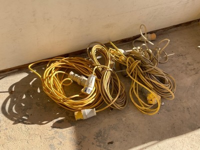 4No. ASSORTED 110v EXTENSION CABLES