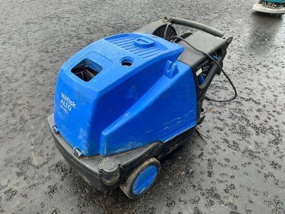 NILFISK ALTO NEPTUNE 4 240v HOT & COLD POWER WASHER