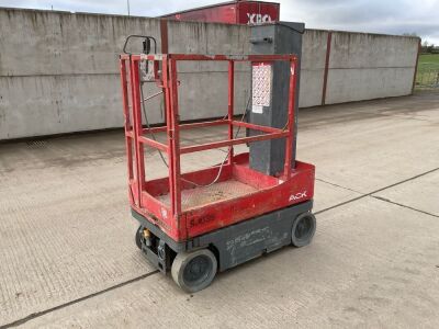 SKYJACK SJ16 BATTERY OPERATED SELF PROPELLED PERSONNEL LIFT
