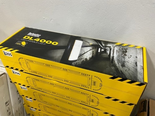 UNUSED DEFENDER DL4000 LED 110V LINKABLE LIGHT