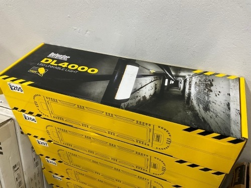 UNUSED DEFENDER DL4000 LED 110V LINKABLE LIGHT