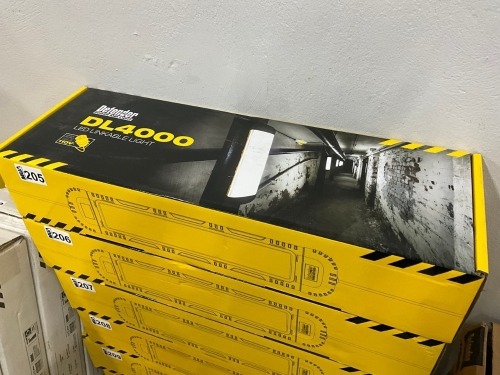 UNUSED DEFENDER DL4000 LED 110V LINKABLE LIGHT