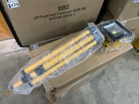 UNUSED DEFENDER 110V LED SINGLE HEAD TRIPOD LIGHT