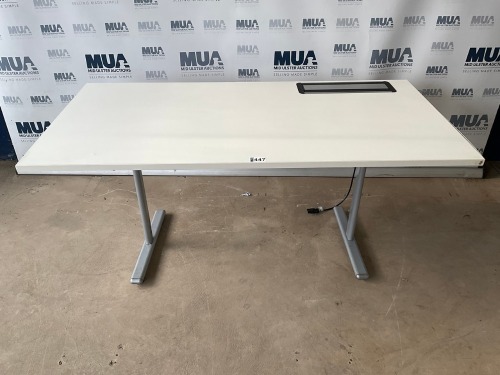 APPROX. 1600mm STRAIGHT DESK 